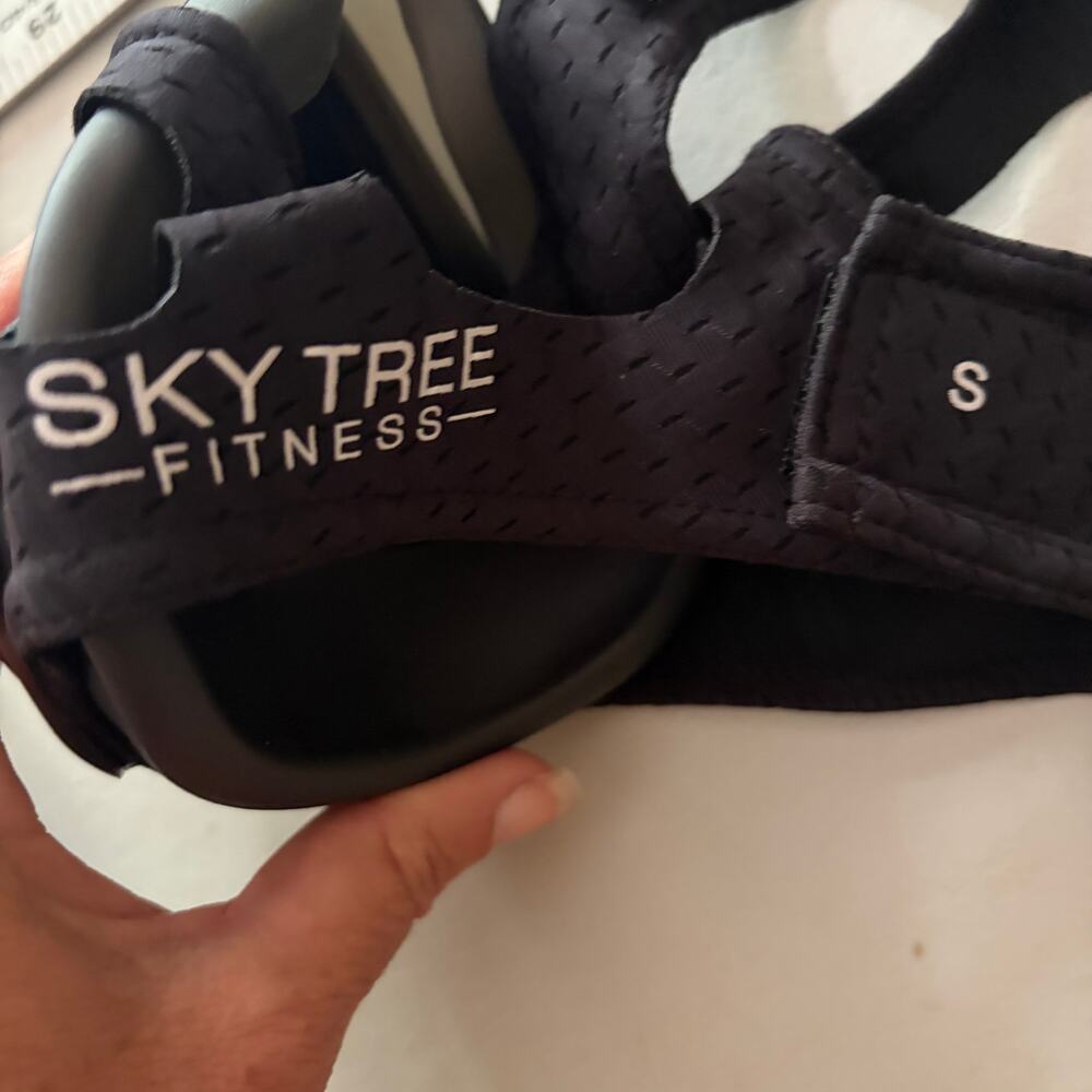 Sky Tree Fitness Hypoxic Training Mask Size Small - Picture 3 of 5